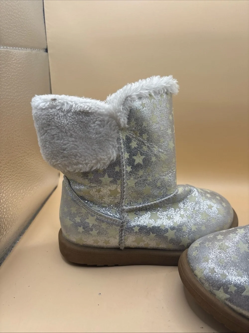 Roebuck & Co. Toddler Size 10 Silver Stars Metallic Cozy Boots Warm Comfortable